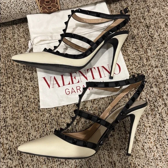 Valentino Black and Cream Rockstud Heels - Picture 7 of 10